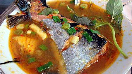 photo-makan-pindang patin-4.jpg